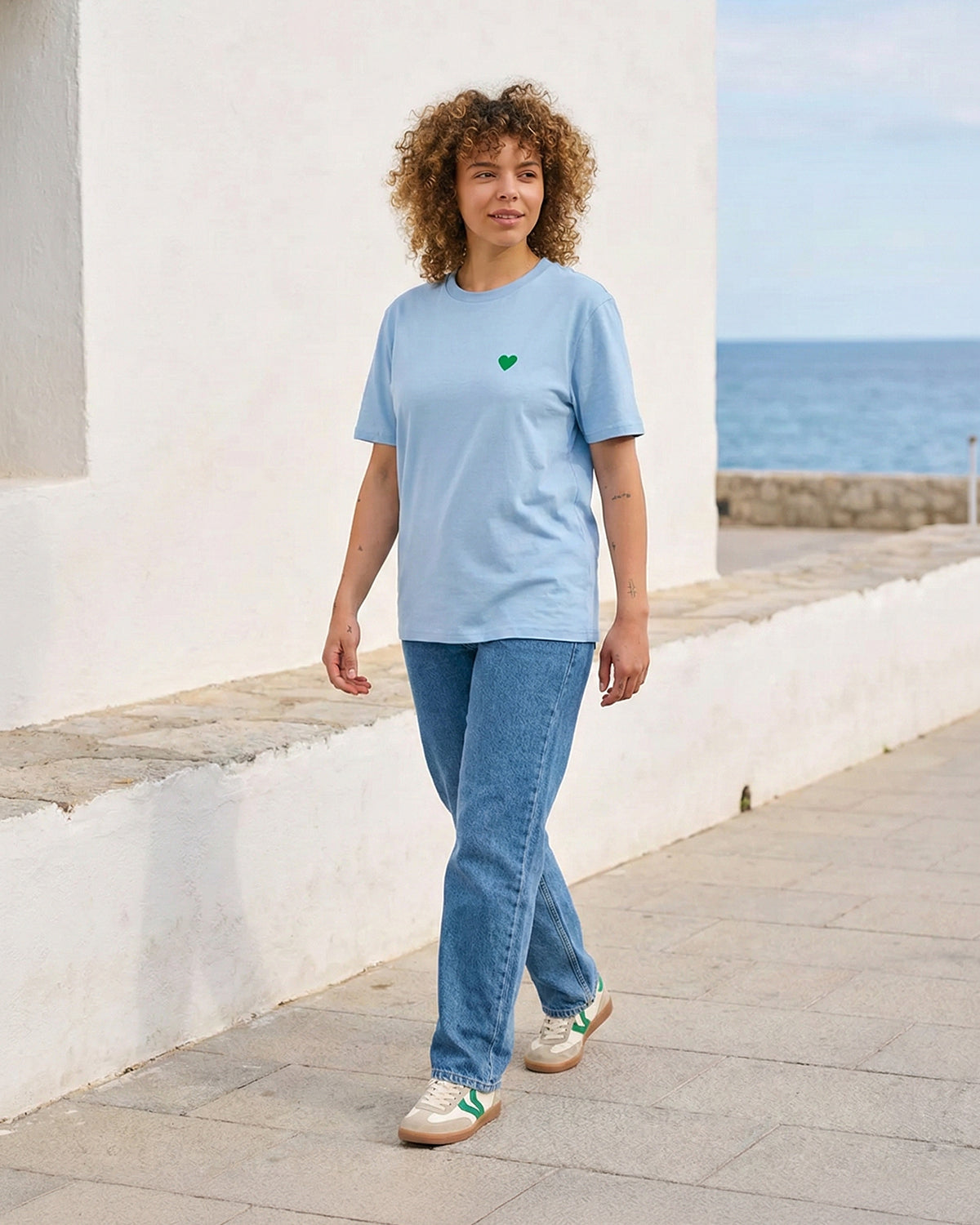 Unisex T-Shirt Green Heart Stick