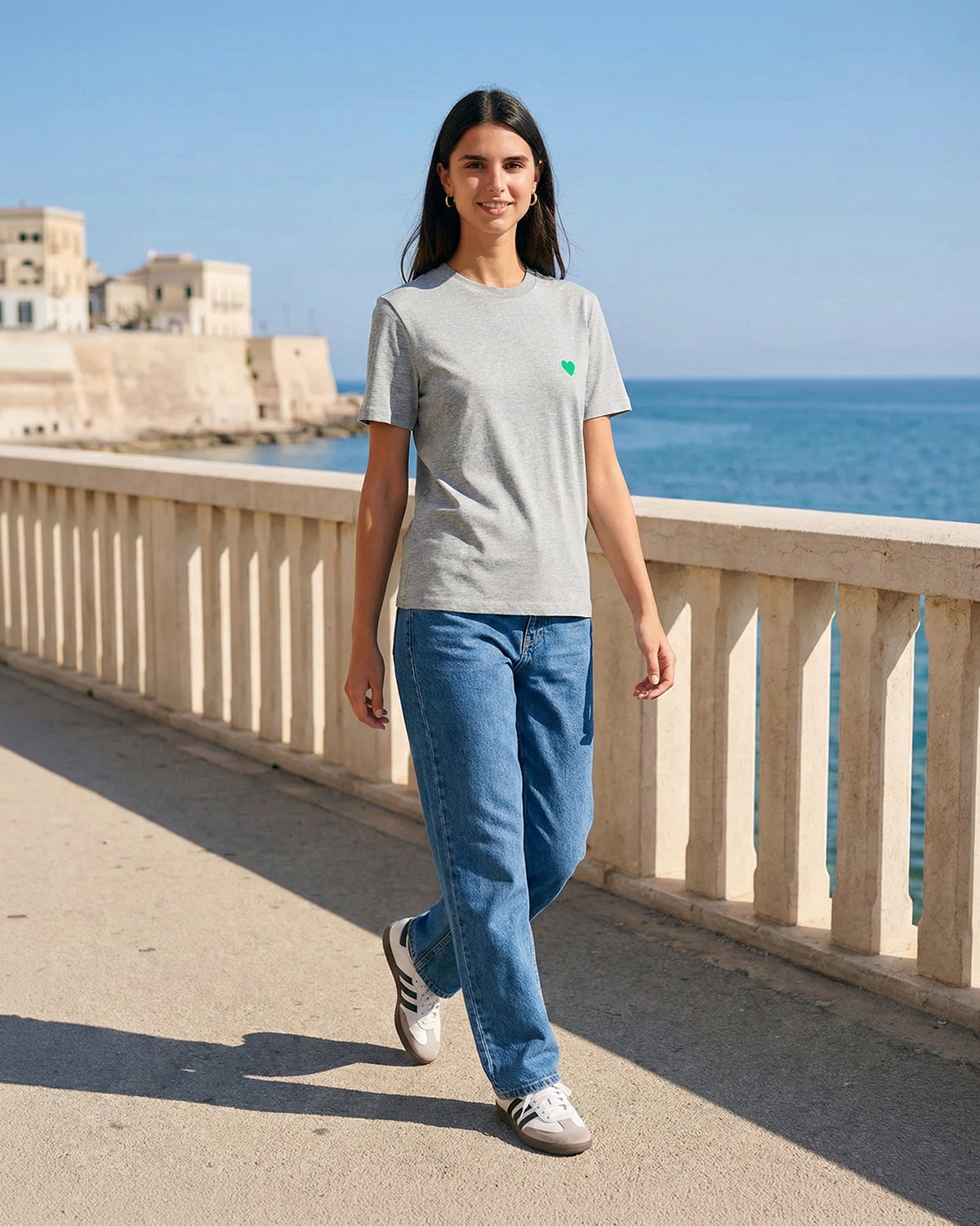 Unisex T-Shirt Green Heart Stick