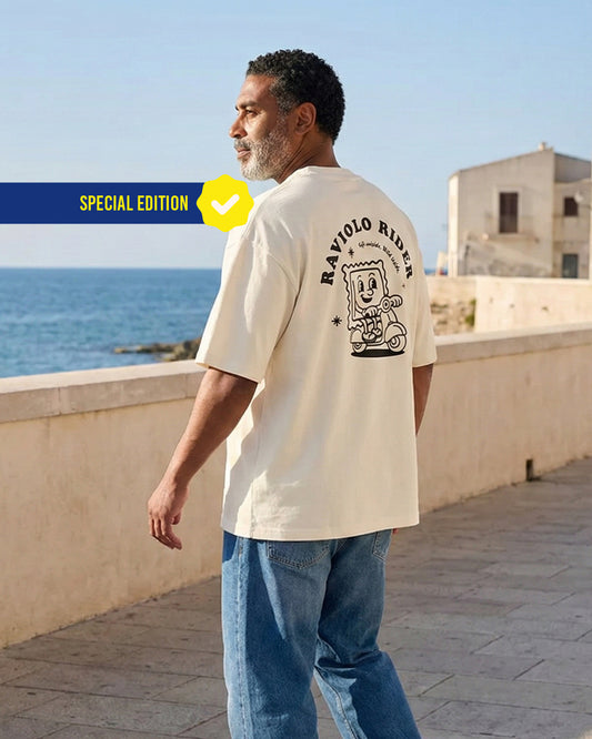Unisex Oversized T-Shirt Raviolo Rider Rückenprint & Stick